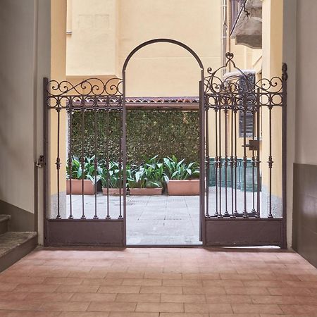 Elegante Appartamento Minimal Dai Tocchi Botanici Milano Eksteriør bilde