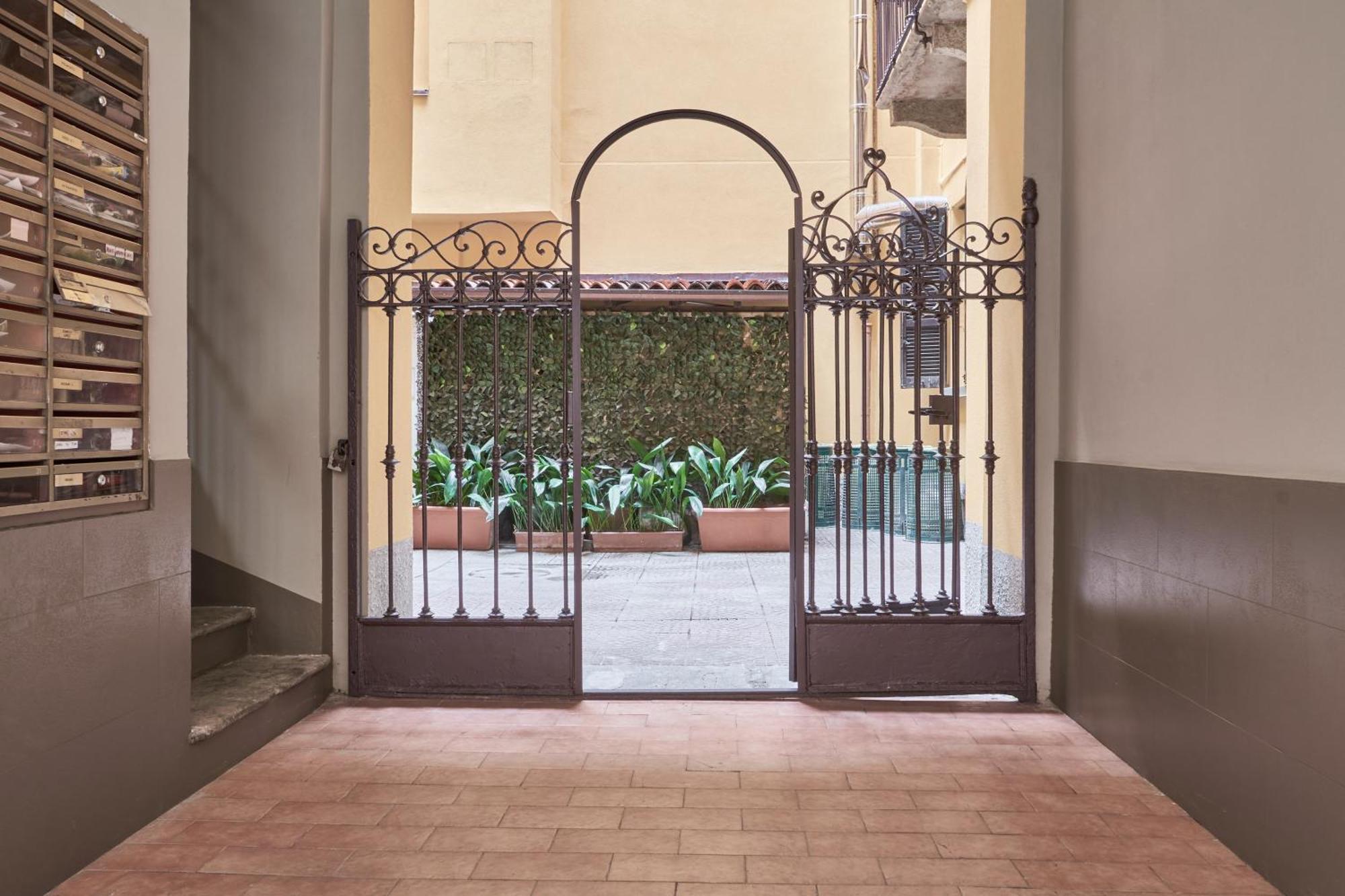Elegante Appartamento Minimal Dai Tocchi Botanici Milano Eksteriør bilde